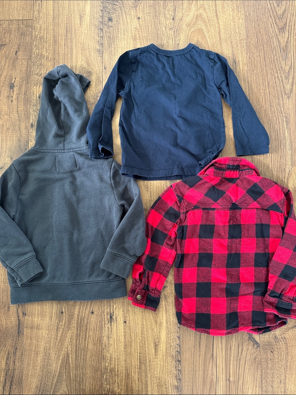 Bundle of toddler long sleeve shirts, size 2T - Picture 5 of 5
